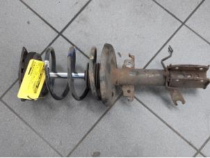 Used Front shock absorber rod, left Renault Scénic III (JZ) 1.4 16V TCe 130 Price € 40,00 Margin scheme offered by Snuverink Autodemontage