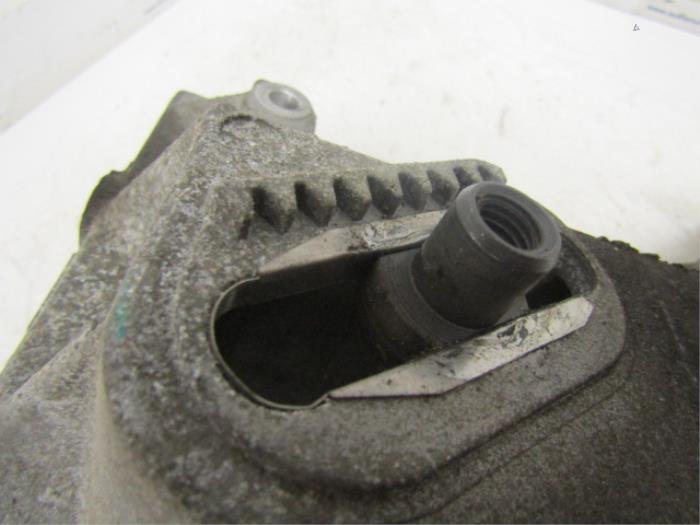 Engine mount from a Renault Laguna I (B56) 1.8 RN,RT 1995