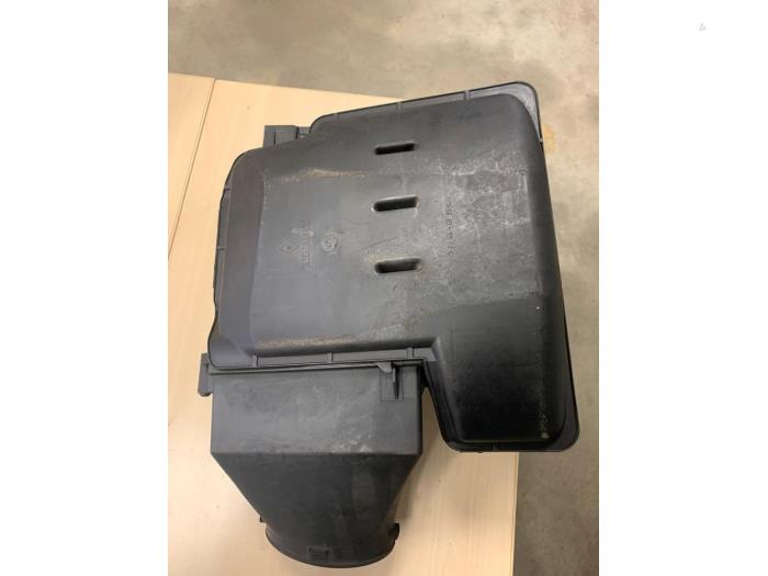 Begagnade Luftfilterhus Renault Scénic II (JM) 1.4 16V Pris € 10,33 Marginaltabell erbjuds av Snuverink Autodemontage