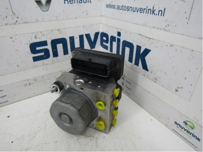 Usagé Pompe ABS Peugeot 108 1.0 12V Prix € 79,98 Règlement à la marge proposé par Snuverink Autodemontage