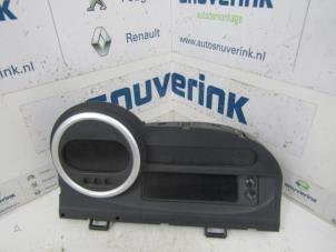 Used Instrument panel Renault Twingo II (CN) 1.2 16V Price € 75,00 Margin scheme offered by Snuverink Autodemontage