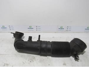 Used Air intake hose Peugeot 208 I (CA/CC/CK/CL) 1.2 12V e-THP PureTech 110 Price € 25,00 Margin scheme offered by Snuverink Autodemontage