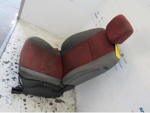 Używane Fotel lewy Renault Modus/Grand Modus (JP) 1.6 16V Cena € 60,00 Procedura marży oferowane przez Snuverink Autodemontage