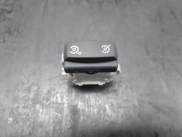 Cruise control switch from a Renault Espace (JK) 2.0 dCi 16V 130 FAP 2007