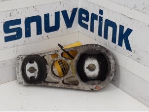 Used Gearbox mount Renault Espace (JK) 2.0 dCi 16V 130 FAP Price on request offered by Snuverink Autodemontage