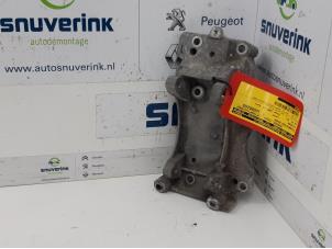 Used Alternator upper bracket Citroen C4 Picasso (UD/UE/UF) 1.8 16V Price on request offered by Snuverink Autodemontage