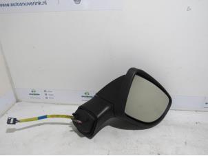 Gebrauchte Außenspiegel rechts Renault Captur (2R) 0.9 Energy TCE 12V Preis € 30,00 Margenregelung angeboten von Snuverink Autodemontage