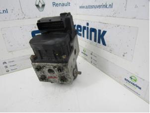Używane Pompa ABS Renault Megane (BA/SA) 1.4 16V Cena € 70,00 Procedura marży oferowane przez Snuverink Autodemontage