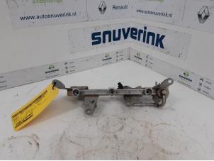 Used Fuel injector nozzle Renault Clio IV (5R) 0.9 Energy TCE 90 12V Price € 30,00 Margin scheme offered by Snuverink Autodemontage