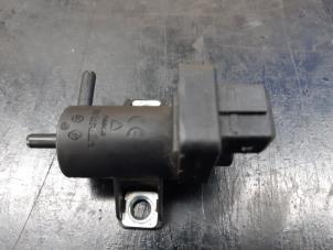 Used Vacuum relay Renault Clio IV (5R) 0.9 Energy TCE 90 12V Price € 36,30 Inclusive VAT offered by Snuverink Autodemontage