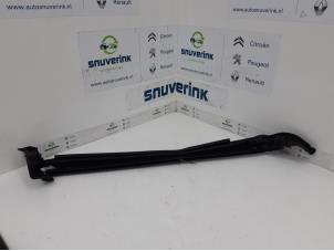 Used Window rubber Renault Megane II CC (EM) 2.0 16V Price on request offered by Snuverink Autodemontage