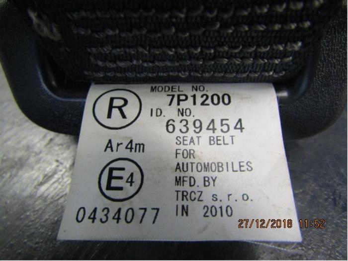 Ceinture de sécurité arrière droite d'un Peugeot 107 1.0 12V 2011