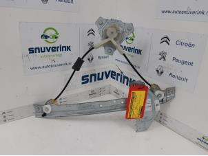 Usagé Lève vitre électrique arrière gauche Citroen C3 (SC) 1.6 HDi 92 Prix sur demande proposé par Snuverink Autodemontage