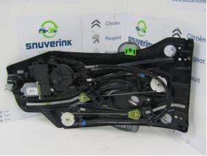 Usados Mecanismo de ventanilla de 2 puertas derecha detrás Peugeot 308 CC (4B) 1.6 16V THP 150 Precio € 29,99 Norma de margen ofrecido por Snuverink Autodemontage