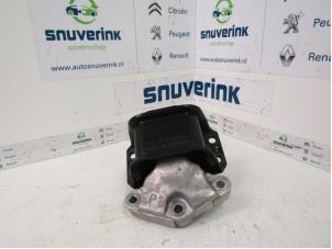 Used Engine mount Peugeot 308 CC (4B) 1.6 16V THP 150 Price € 30,00 Margin scheme offered by Snuverink Autodemontage