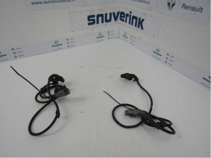 Begagnade ABS-sensor Peugeot 308 CC (4B) 1.6 16V THP 150 Pris € 14,48 Marginaltabell erbjuds av Snuverink Autodemontage