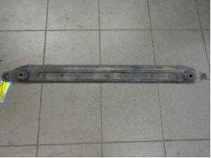 Used Radiator bar Peugeot 308 (4A/C) 1.6 HDi 16V Price € 40,00 Margin scheme offered by Snuverink Autodemontage
