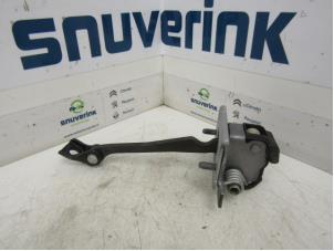 Used Rear door stop 4-door, right Peugeot 308 SW (4E/H) 1.6 HDi 16V Price € 20,00 Margin scheme offered by Snuverink Autodemontage
