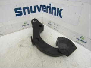 Used Clutch pedal Peugeot 308 SW (4E/H) 1.6 HDi 16V Price € 45,00 Margin scheme offered by Snuverink Autodemontage