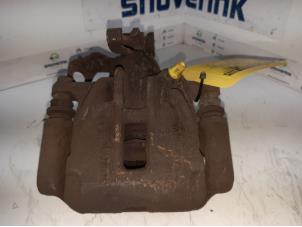 Used Rear brake calliper, right Renault Trafic New (FL) 2.5 dCi 16V 115 FAP Price € 54,45 Inclusive VAT offered by Snuverink Autodemontage