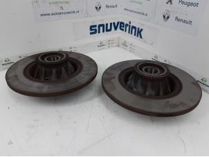 Used Rear brake disc Renault Trafic New (FL) 2.5 dCi 16V 115 FAP Price on request offered by Snuverink Autodemontage