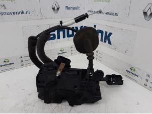 Używane Mechanizm blokady drzwi lewych tylnych wersja 4-drzwiowa Renault Twingo III (AH) 0.9 Energy TCE 90 12V Cena € 30,00 Procedura marży oferowane przez Snuverink Autodemontage