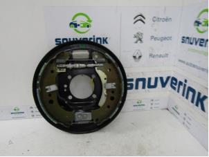 Used Brake anchor plate Renault Twingo III (AH) 0.9 Energy TCE 90 12V Price € 35,00 Margin scheme offered by Snuverink Autodemontage