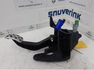 Used Clutch pedal Renault Twingo III (AH) 0.9 Energy TCE 90 12V Price € 45,00 Margin scheme offered by Snuverink Autodemontage