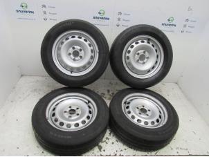Gebrauchte Felgen Set + Reifen Volkswagen Caddy Preis € 150,00 Margenregelung angeboten von Snuverink Autodemontage