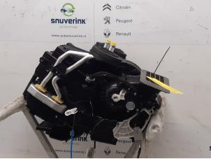 Usagé Boîtier chauffage Renault Captur (2R) 0.9 Energy TCE 12V Prix sur demande proposé par Snuverink Autodemontage