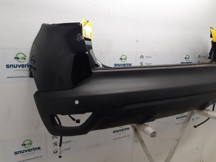 Rear bumper from a Renault Captur (2R) 0.9 Energy TCE 12V 2015