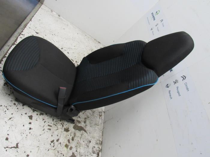 Seat, right from a Peugeot 107 1.0 12V 2012