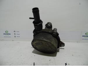 Usados Bomba de vacío de servofreno Renault Master IV (MA/MB/MC/MD/MH/MF/MG/MH) 2.3 dCi 16V Precio de solicitud ofrecido por Snuverink Autodemontage