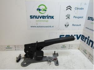 Usagé Levier frein à main Citroen C3 (SC) 1.2 VTi 82 12V Prix € 30,00 Règlement à la marge proposé par Snuverink Autodemontage