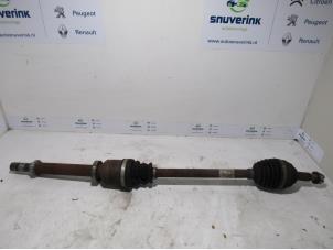 Used Front drive shaft, right Renault Clio III Estate/Grandtour (KR) 1.2 16V TCE 100 Price € 30,00 Margin scheme offered by Snuverink Autodemontage