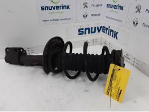 Used Front shock absorber rod, right Renault Clio IV (5R) 0.9 Energy TCE 90 12V Price € 50,00 Margin scheme offered by Snuverink Autodemontage