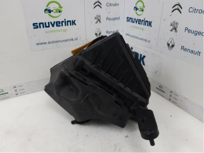 Begagnade Luftfilterhus Renault Twingo III (AH) 0.9 Energy TCE 90 12V Pris € 30,23 Inklusive moms erbjuds av Snuverink Autodemontage