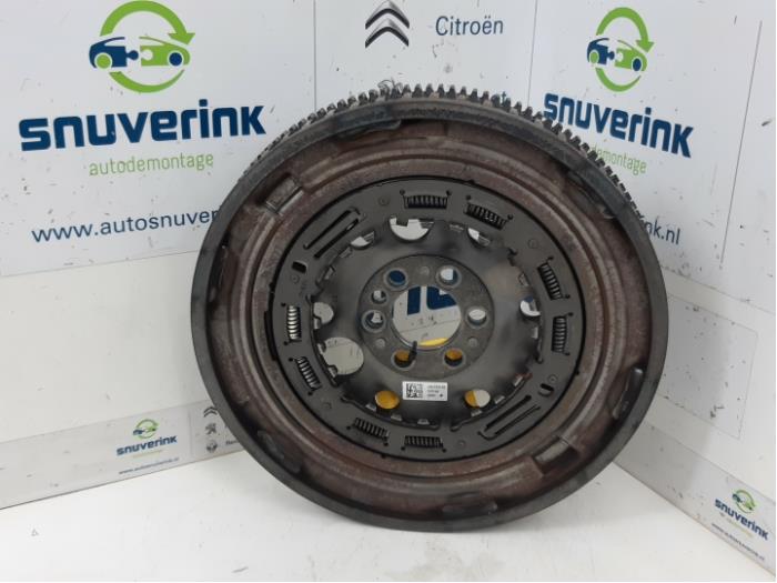 Flywheel from a Renault Twingo III (AH) 0.9 Energy TCE 90 12V 2017