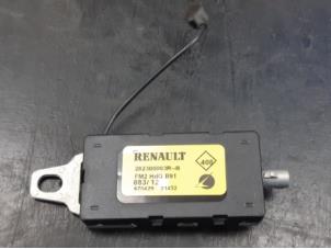 Used Antenna Amplifier Renault Megane III Grandtour (KZ) 1.5 dCi 110 Price € 35,00 Margin scheme offered by Snuverink Autodemontage