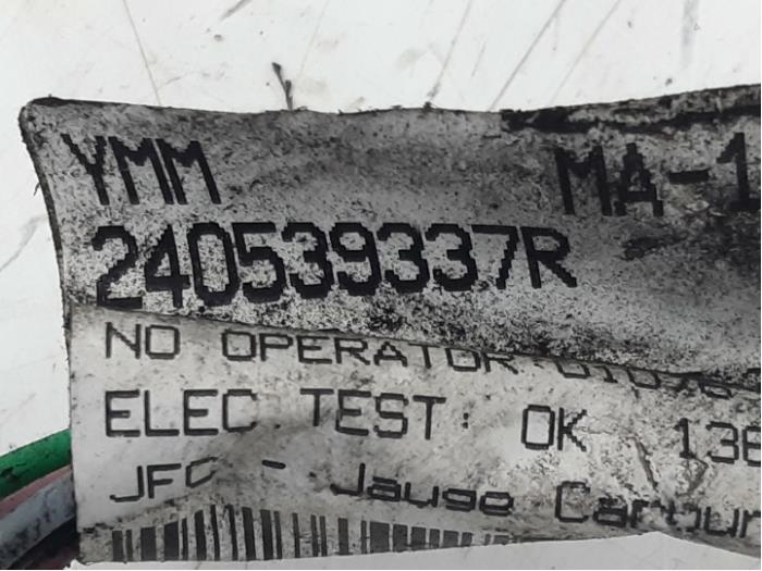 Relé de bomba de combustible de un Renault Megane IV Estate (RFBK) 1.5 Energy dCi 110 2016