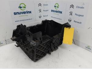 Used Battery box Renault Megane III Grandtour (KZ) 1.5 dCi 110 Price € 30,00 Margin scheme offered by Snuverink Autodemontage