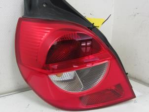 Used Taillight, left Renault Clio III (BR/CR) 1.5 dCi 70 Price € 25,00 Margin scheme offered by Snuverink Autodemontage