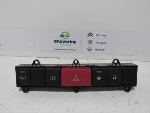 Used Panic lighting switch Citroen Jumper (U9) 2.2 HDi 130 Price € 42,35 Inclusive VAT offered by Snuverink Autodemontage