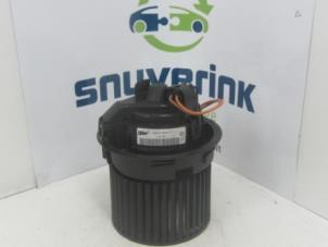 Used Heating and ventilation fan motor Renault Clio IV (5R) 0.9 Energy TCE 90 12V Price € 30,00 Margin scheme offered by Snuverink Autodemontage