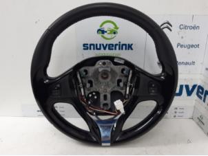 Used Steering wheel Renault Clio IV (5R) 0.9 Energy TCE 90 12V Price € 50,00 Margin scheme offered by Snuverink Autodemontage