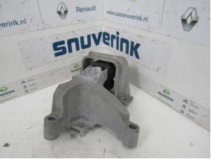 Usagé Support moteur Renault Twingo II (CN) 1.2 Prix € 30,00 Règlement à la marge proposé par Snuverink Autodemontage