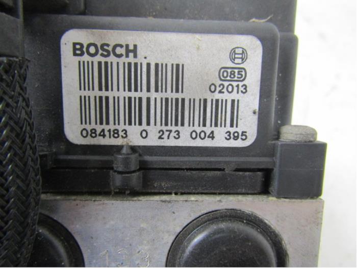 ABS pump from a Renault Megane (BA/SA) 1.6 16V 2000
