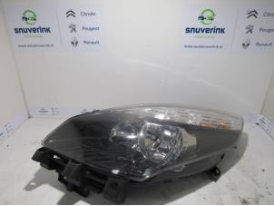 Used Headlight, left Renault Scénic III (JZ) 1.4 16V TCe 130 Price € 175,00 Margin scheme offered by Snuverink Autodemontage