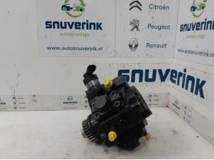 Usados Bomba de gasolina mecánica Renault Master IV (FV) 2.3 dCi 100 16V FWD Precio € 242,00 IVA incluido ofrecido por Snuverink Autodemontage