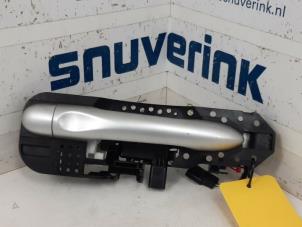 Used Front door handle 4-door, right Renault Scénic III (JZ) 1.4 16V TCe 130 Price € 25,00 Margin scheme offered by Snuverink Autodemontage